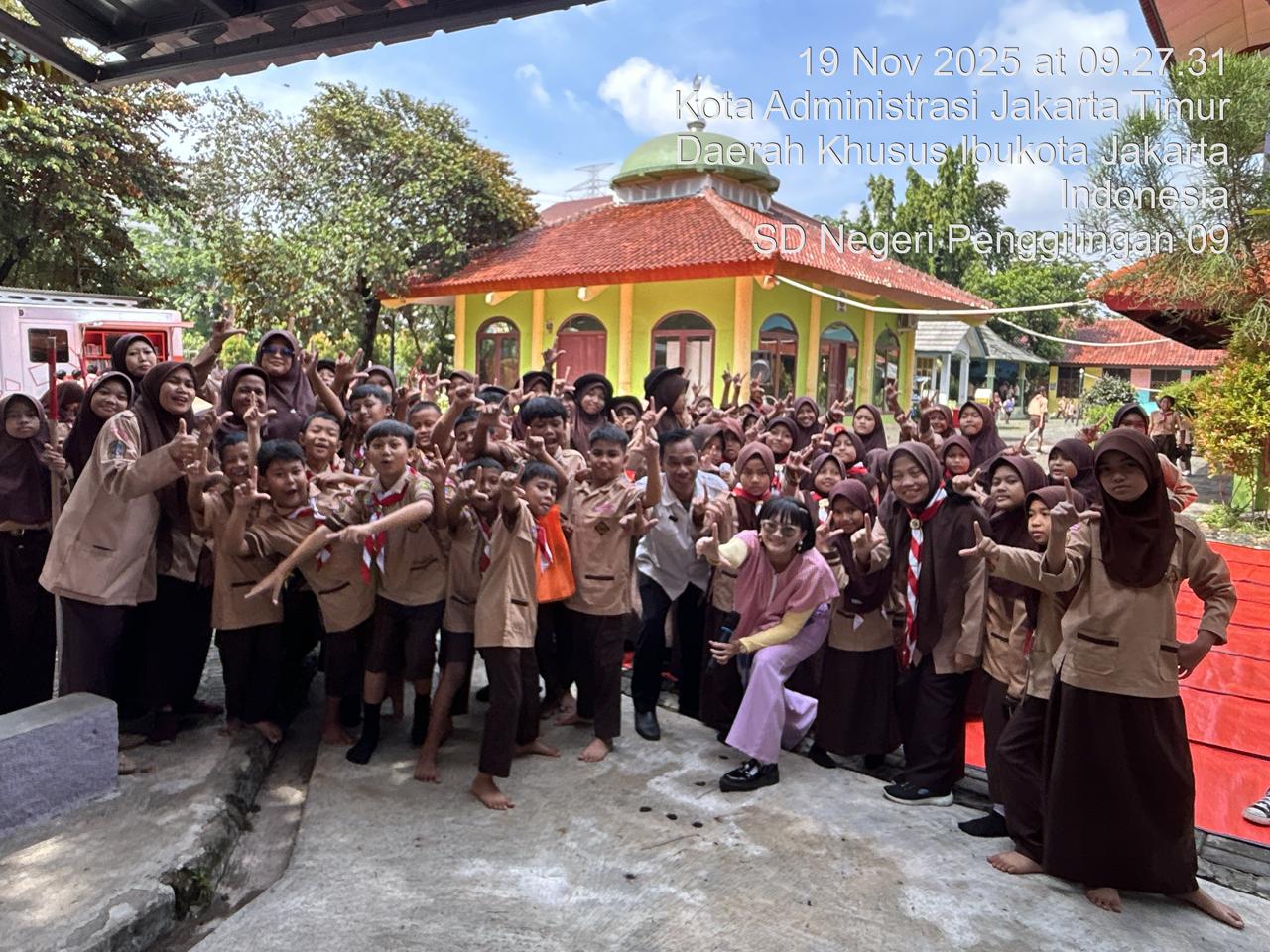 Wisata LiterAsyik Ke SDN Penggilingan 09